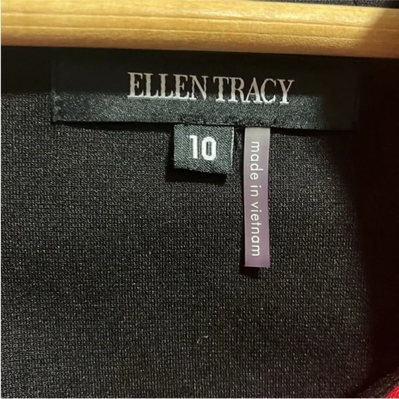 Ellen Tracy Red Ruched Shift Dress. Size 10. - Picture 10 of 10